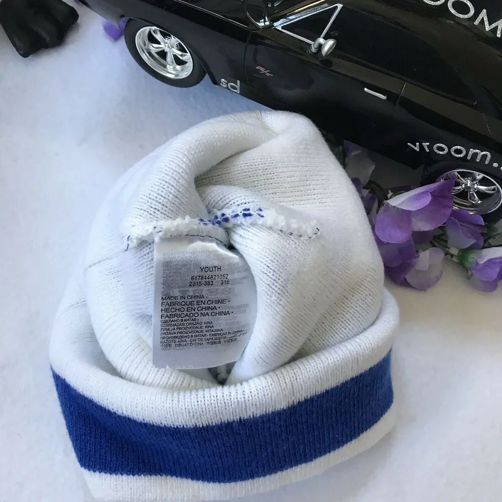 Nike NWOT Beanie with Gloves Set Youth OS (8/20)